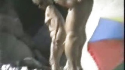 جوان سبزه دختر مو می آید به تصاویر سکسی خوب زمین تنیس به